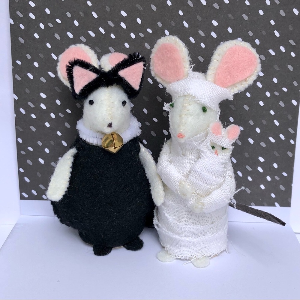 Mummy Mummy Mouse Felt Art Doll with baby Mummy cake topper hand-sewn - Picture 7 of 9